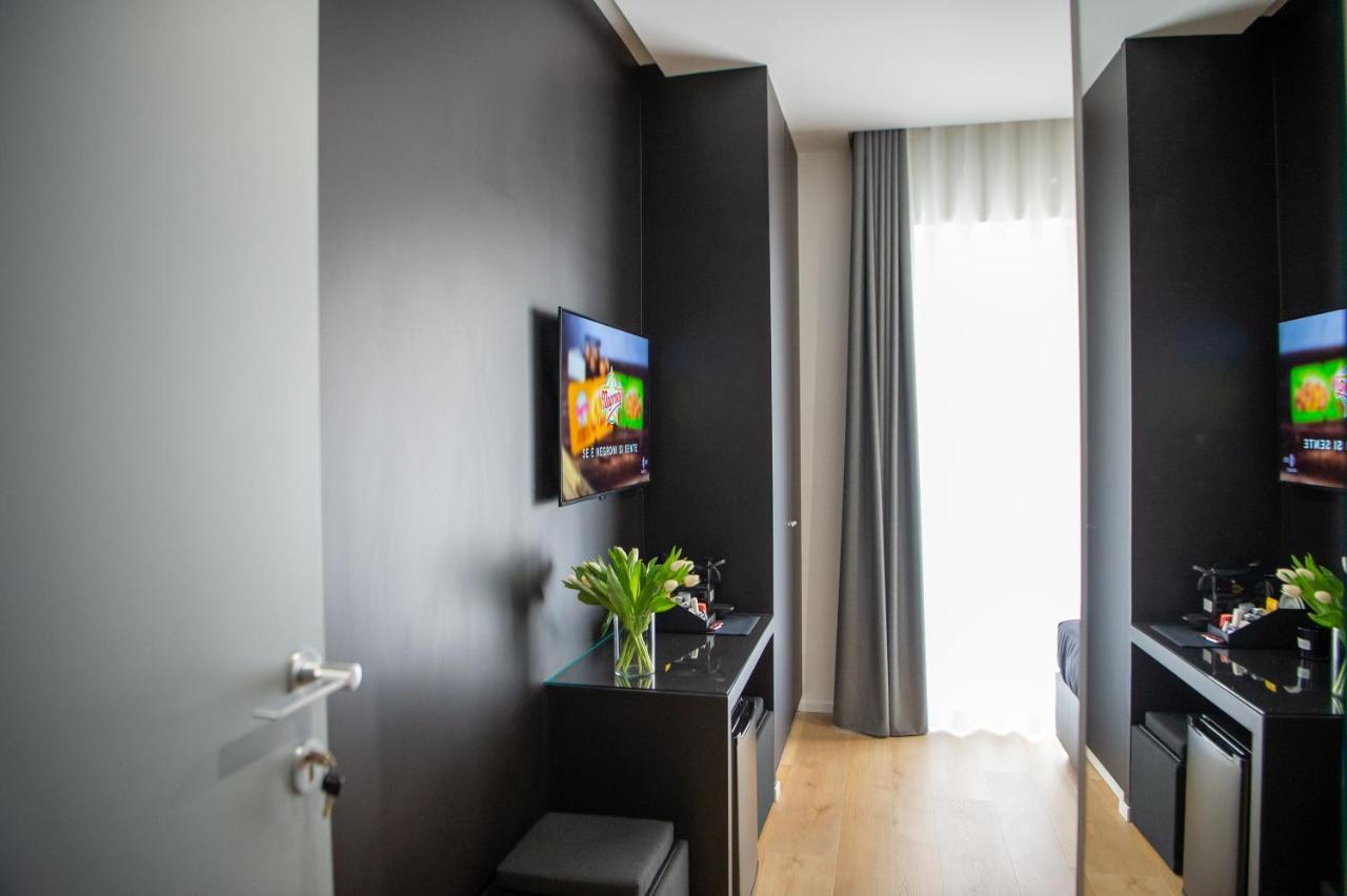 Contemporaneamente 147 - Modern & Comfort Rooms Bari Exterior foto